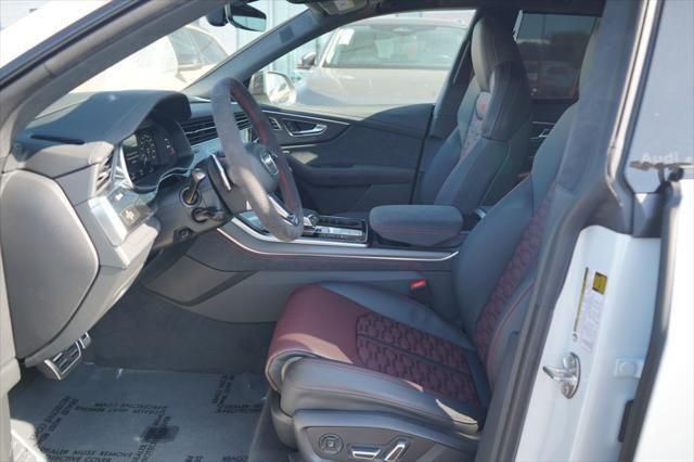 Thumbnail: 2025 Audi RS Q8 - 6