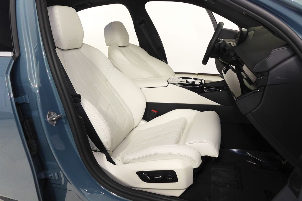 Thumbnail: 2024 BMW 5 Series - 19