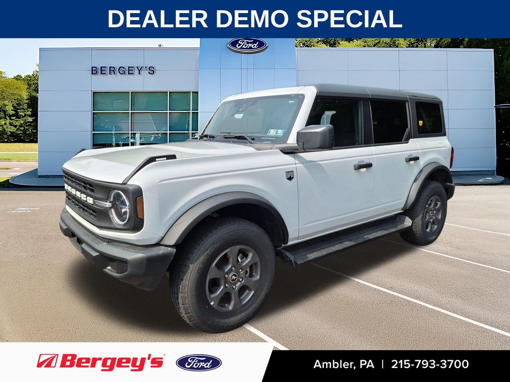 Oxford White 2026 Ford Bronco SUV / Crossover Four-Wheel Drive Automatic