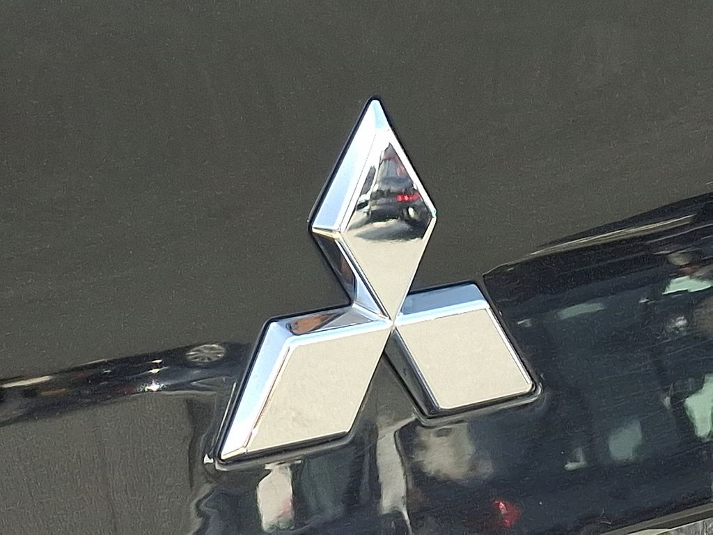Thumbnail: 2022 Mitsubishi Outlander - 31