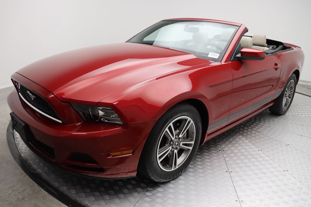 2013 Ford Mustang Premium 2