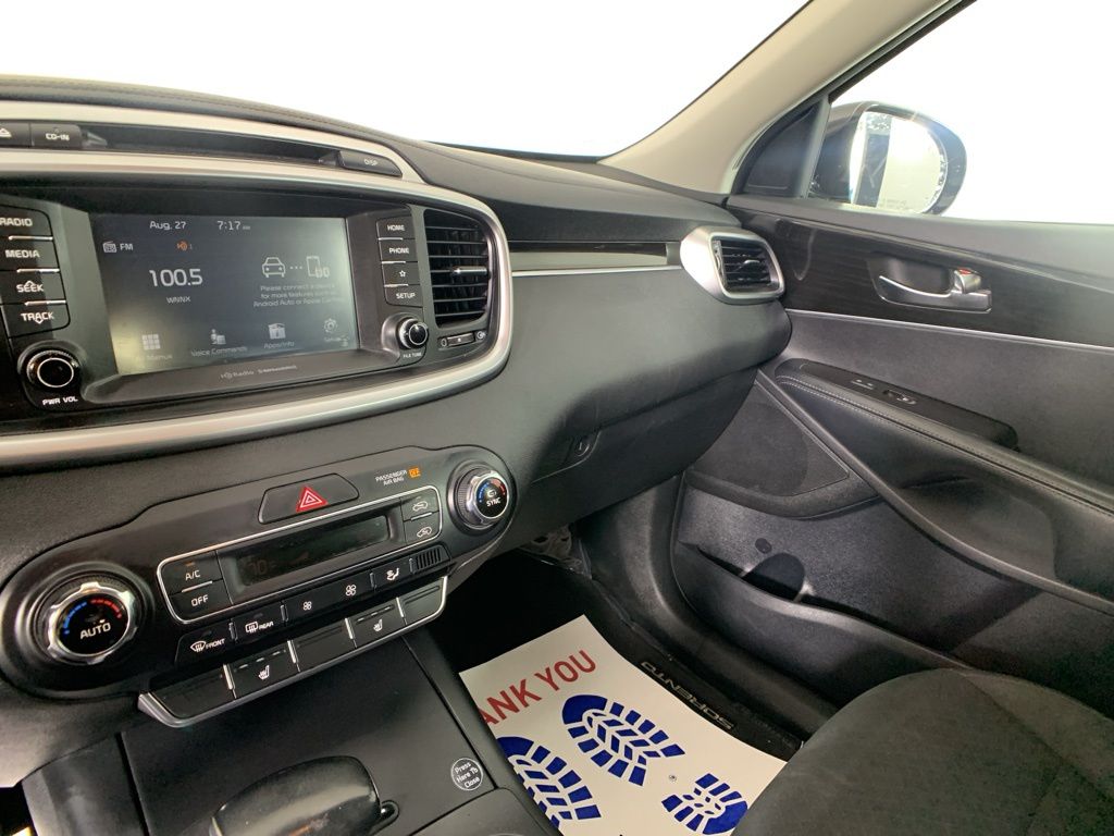 2019 Kia Sorento LX 23