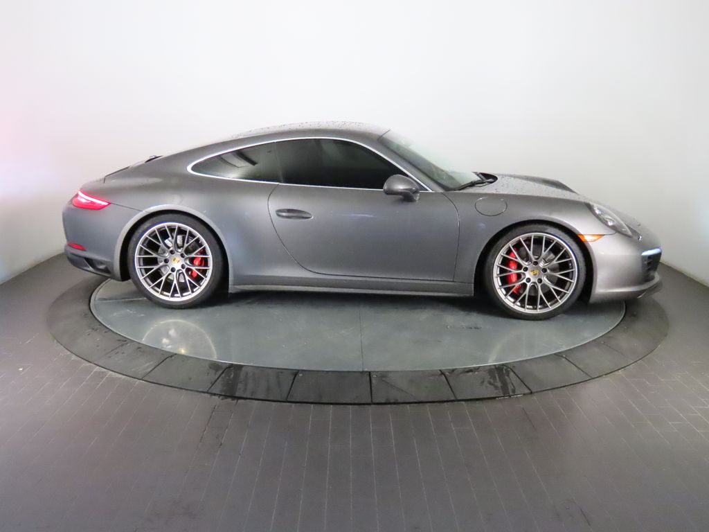 Thumbnail: 2017 Porsche 911 - 8
