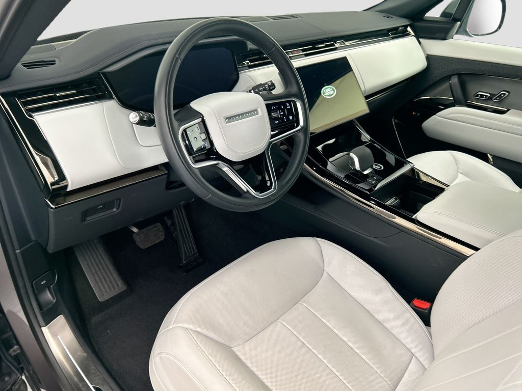Thumbnail: 2025 Land Rover Range Rover Sport - 9