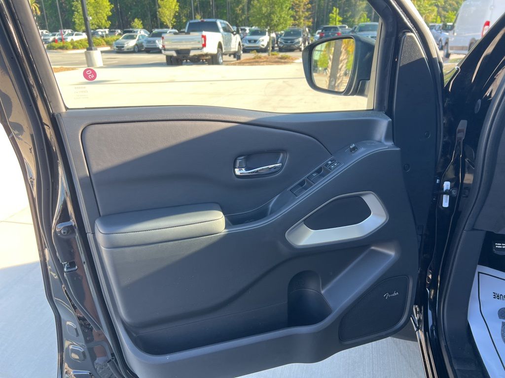 2025 Super Black Nissan Frontier SL RWD Truck