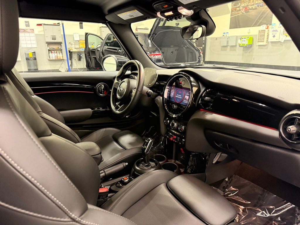 2022 MINI Cooper S 23