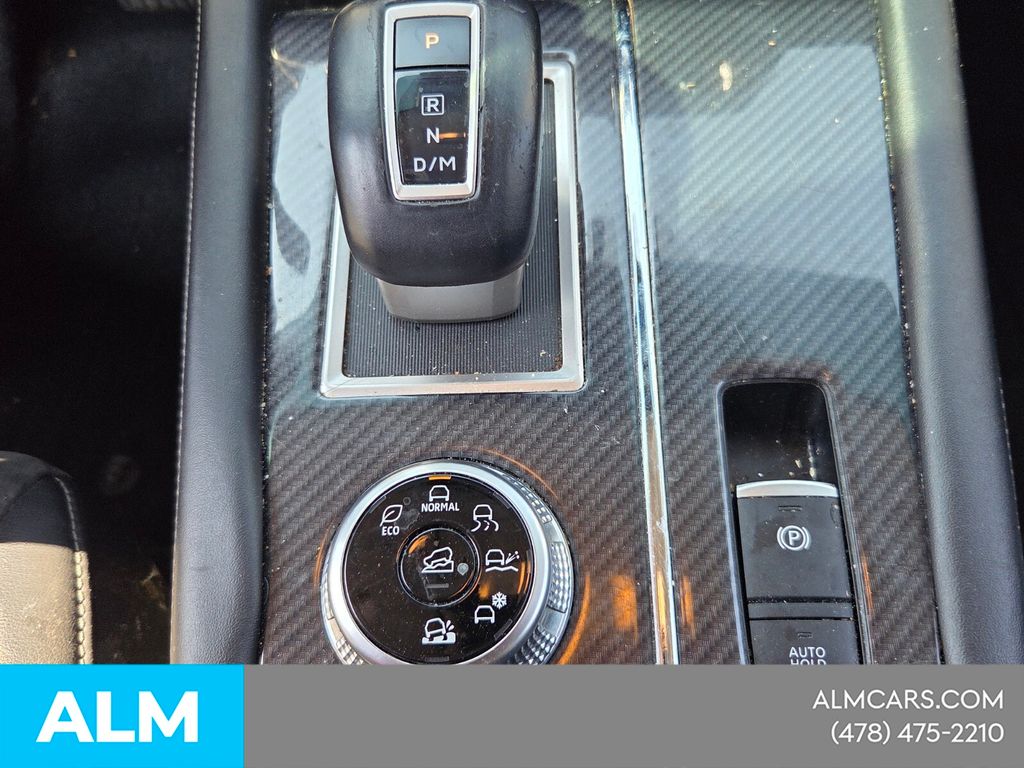 Used 2022  Mitsubishi SE image 21