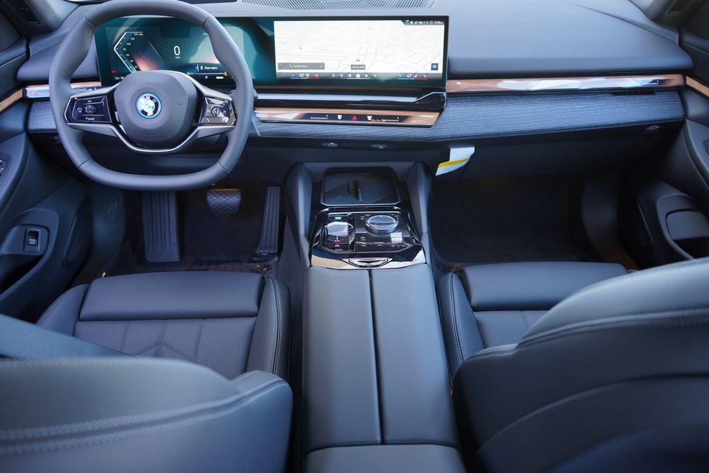 2025 BMW i5 eDrive40 14