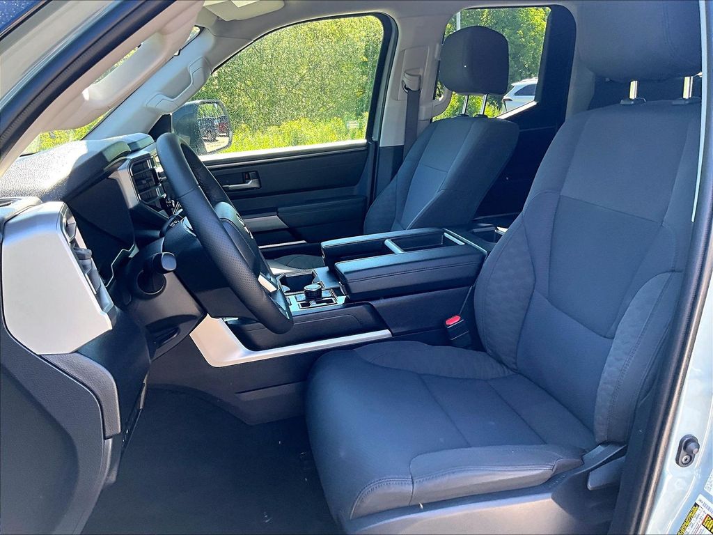 2023 Toyota Tundra — photo 10