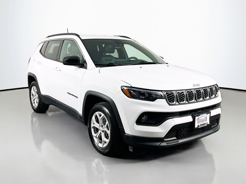 Bright White Clearcoat 2024 Jeep Compass SUV / Crossover Four-Wheel Drive 8-Speed Automatic