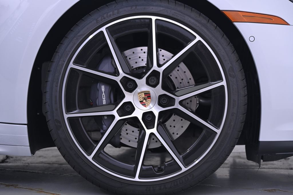 Thumbnail: 2025 Porsche 911 - 24
