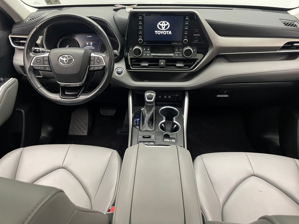 Thumbnail: 2021 Toyota Highlander - 27