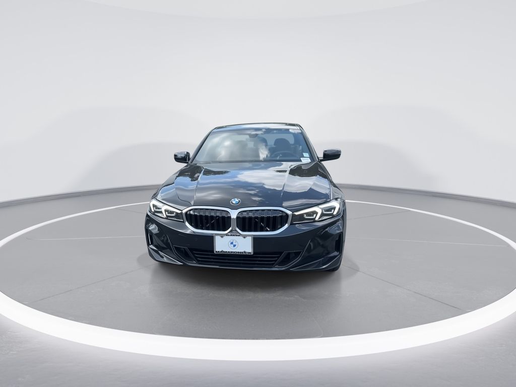 Thumbnail: 2025 BMW 3 Series - 3