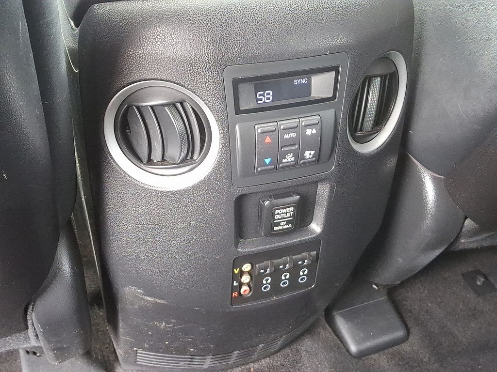 Thumbnail: 2011 Honda Pilot - 11