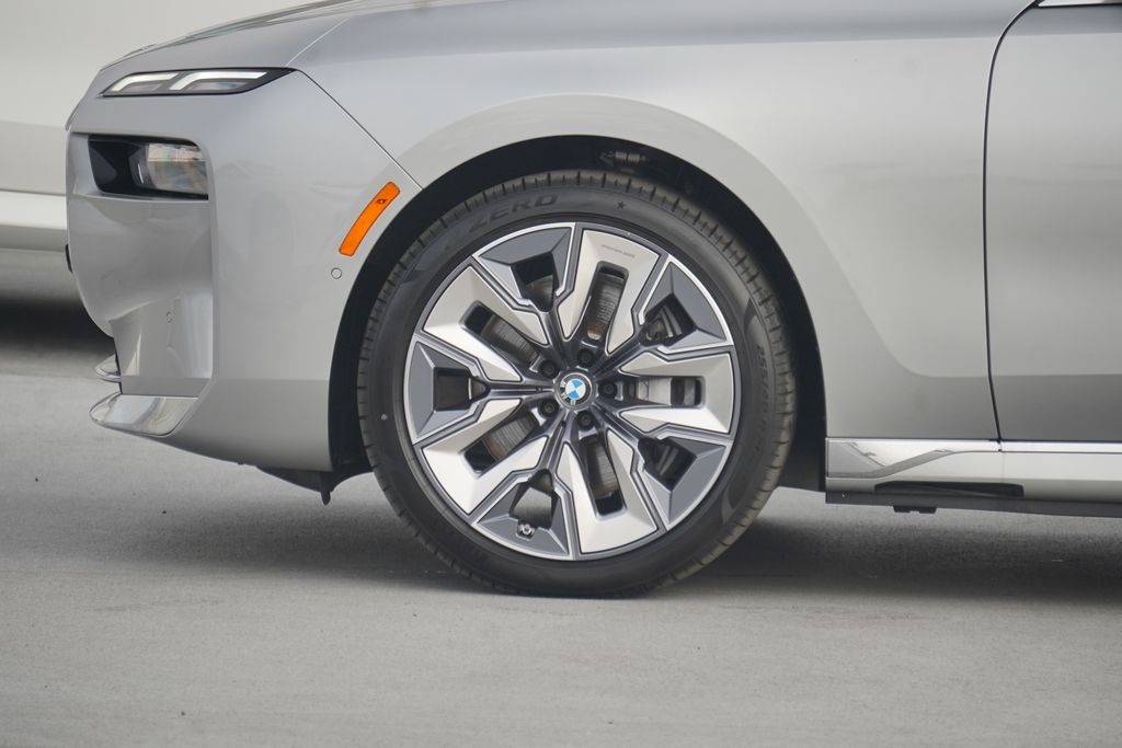 Thumbnail: 2024 BMW i7 - 5