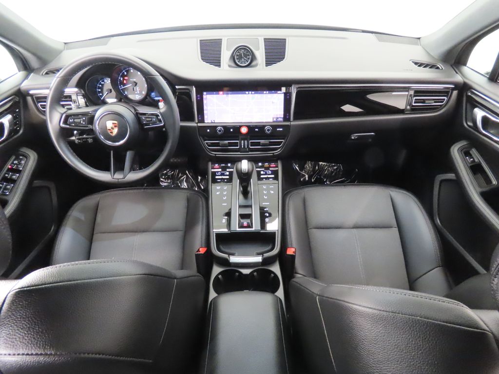 Thumbnail: 2026 Porsche Macan - 15