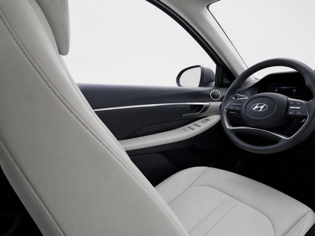 Used 2023 Red Hyundai SEL image 11