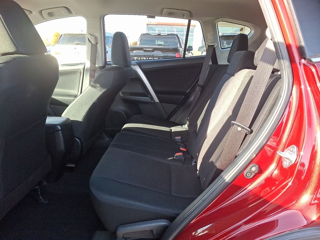 Thumbnail: 2018 Toyota RAV4 - 10