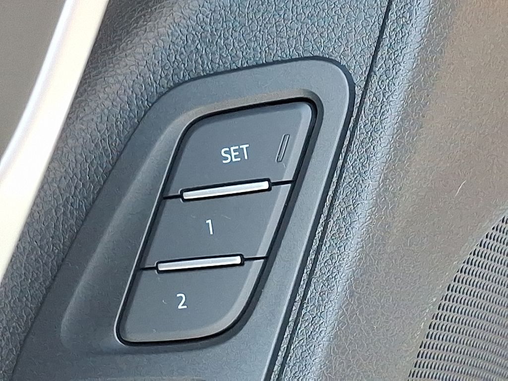 Thumbnail: 2025 Audi Q3 - 17