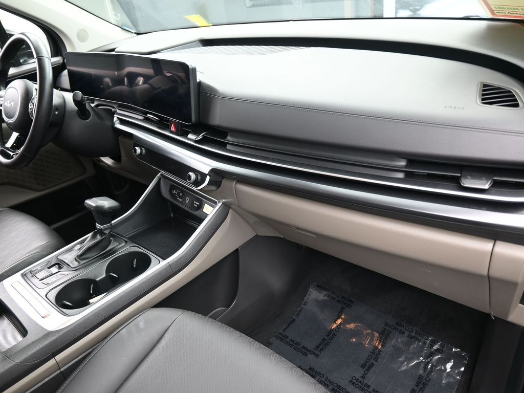 Used 2025 Aurora Black Pearl Kia LXS image 43