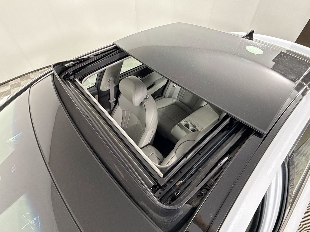 Thumbnail: 2018 Genesis G80 - 23