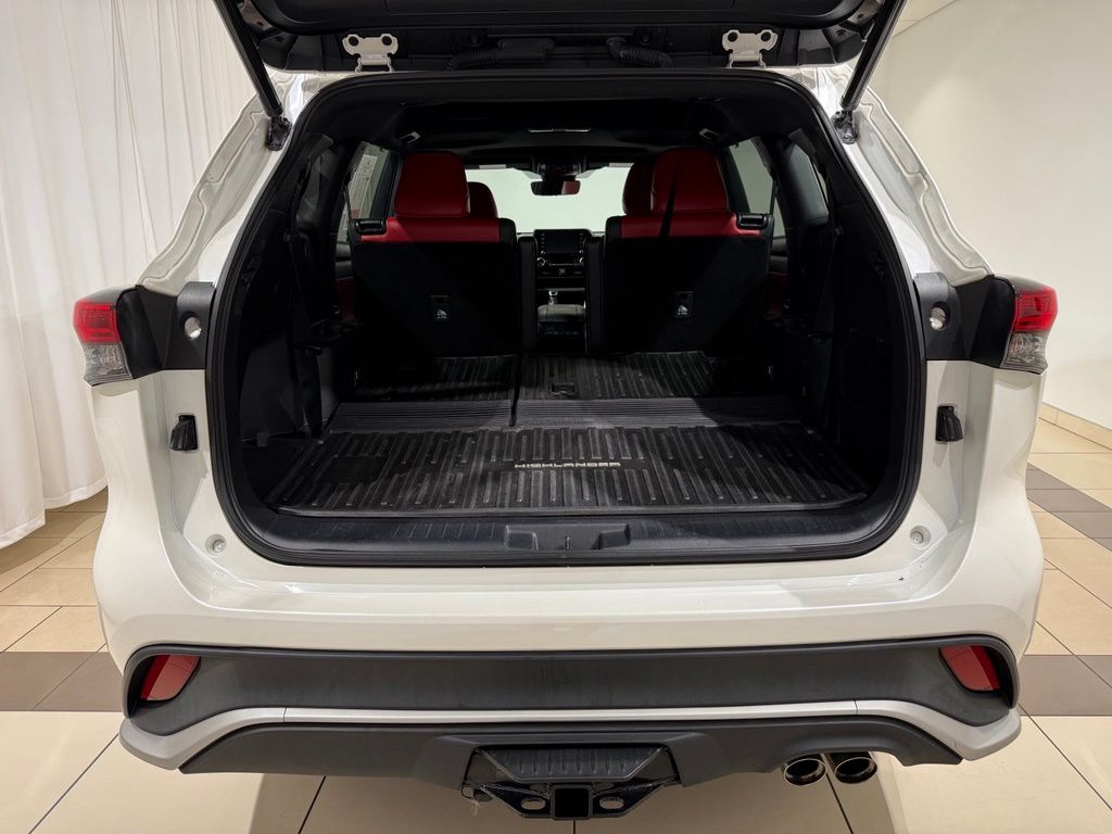 Thumbnail: 2021 Toyota Highlander - 23