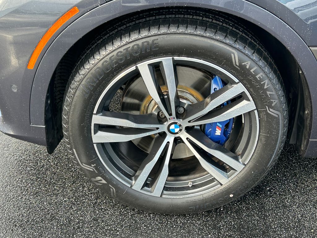 Thumbnail: 2022 BMW X7 - 9