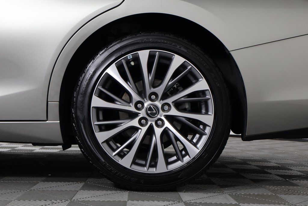 Thumbnail: 2019 Lexus ES - 16