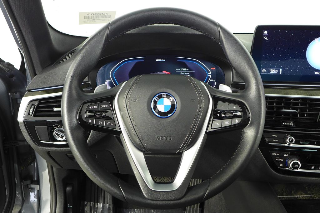 Thumbnail: 2023 BMW 5 Series - 27