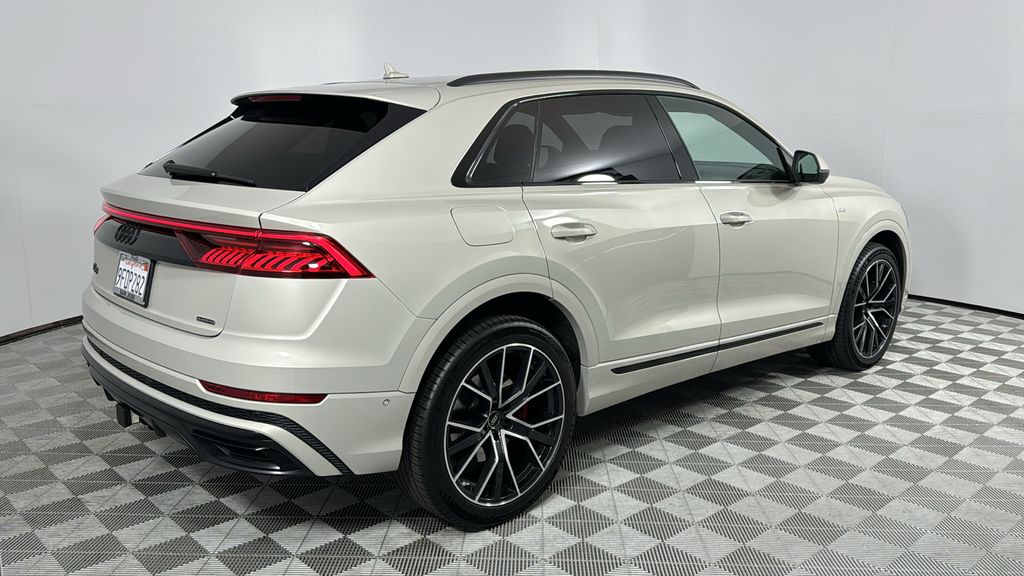 Thumbnail: 2023 Audi Q8 - 5