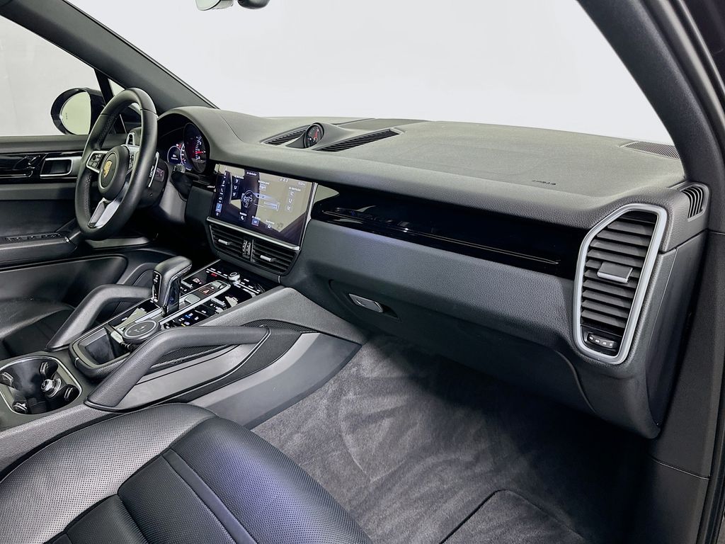 Thumbnail: 2019 Porsche Cayenne - 30