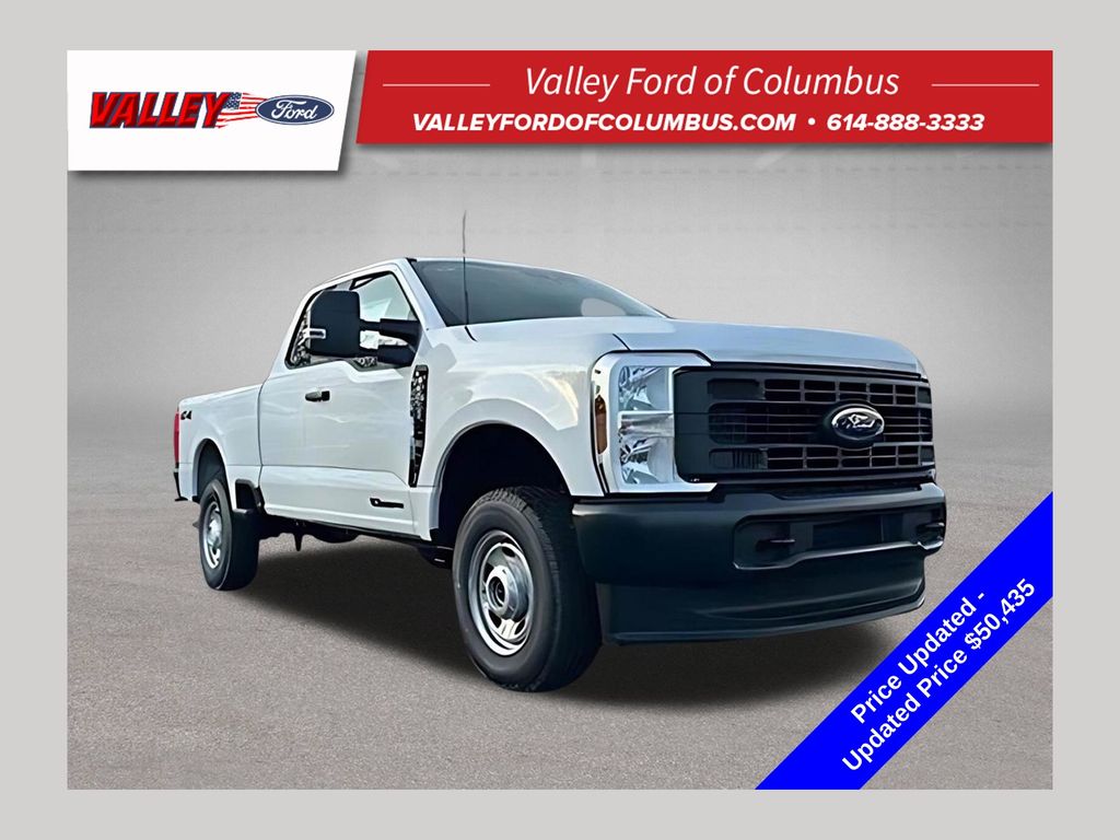 Oxford White 2026 Ford F-250 Super Duty Pickup Truck Four-Wheel Drive Automatic