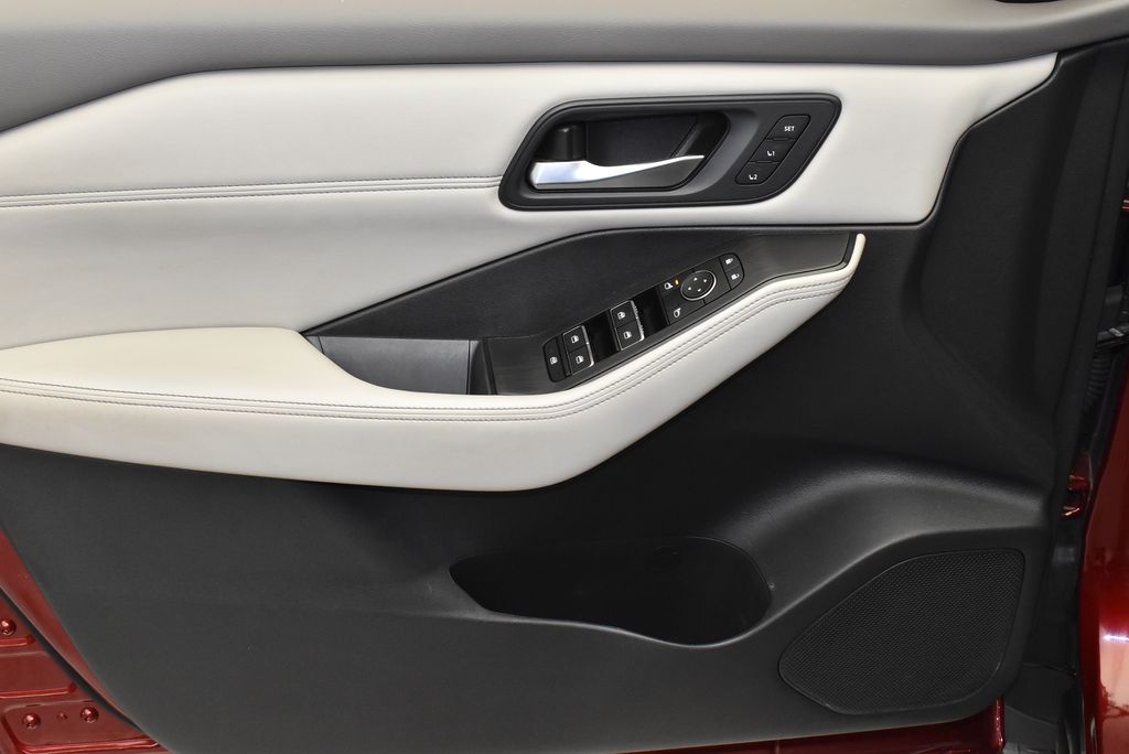 2022 Nissan Rogue SL 10