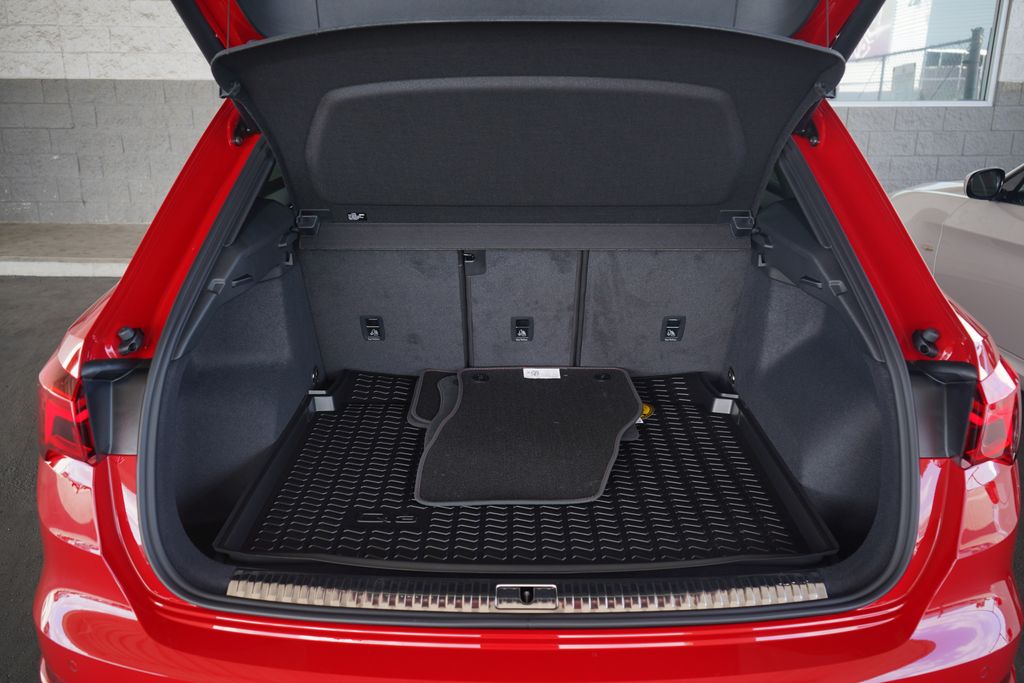 Thumbnail: 2025 Audi Q3 - 11