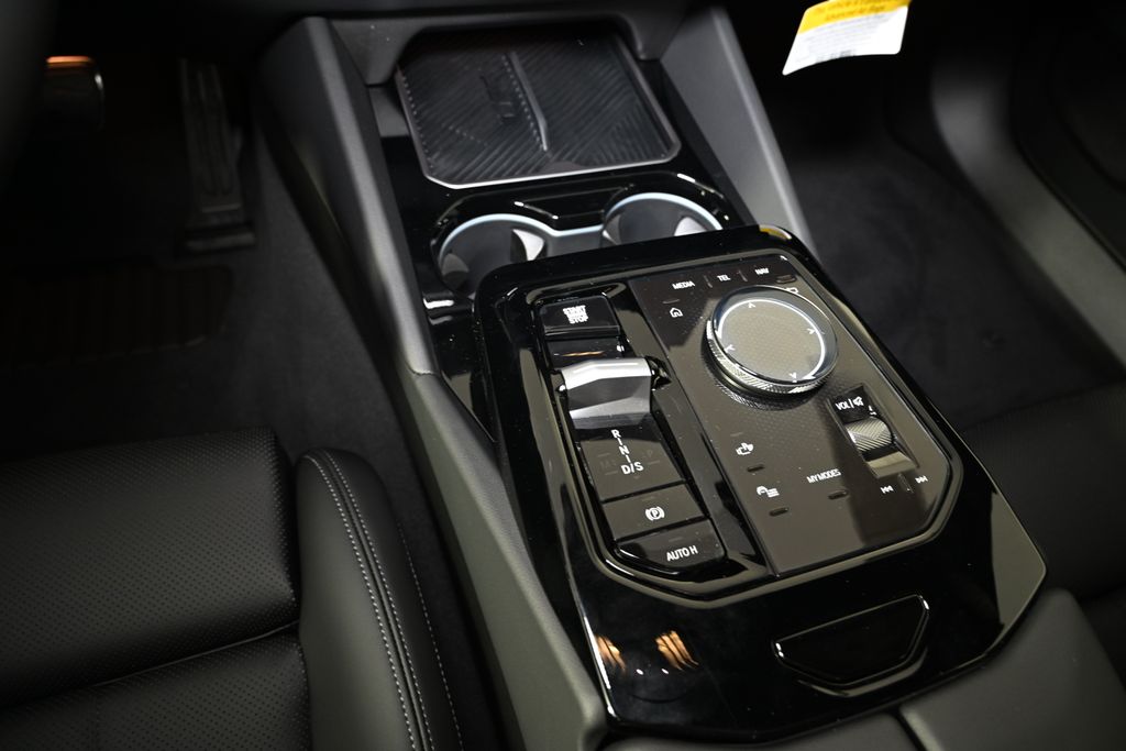 Thumbnail: 2026 BMW 5 Series - 19