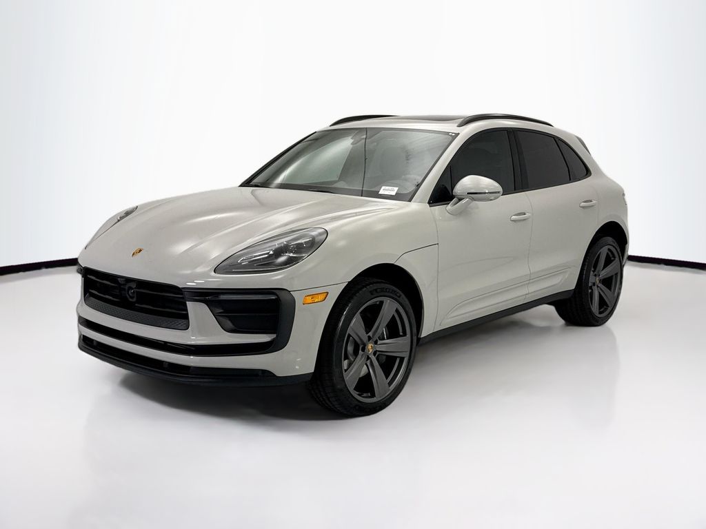 Thumbnail: 2026 Porsche Macan - 1