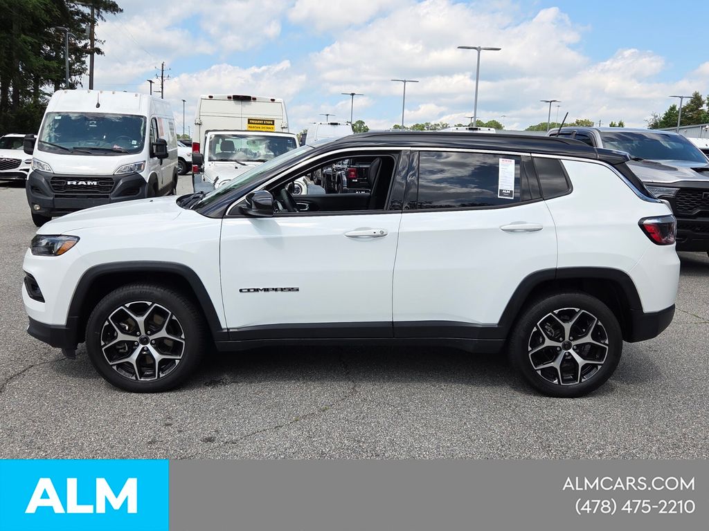 Used 2025 White Jeep Limited image 5