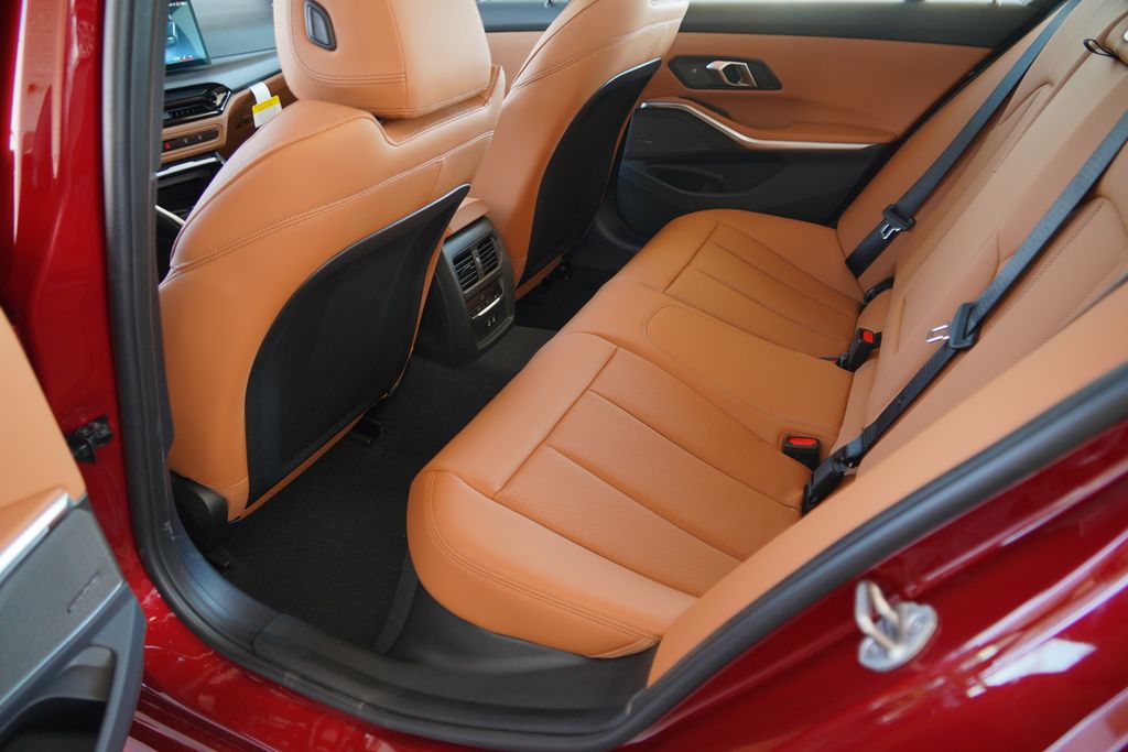 Thumbnail: 2026 BMW 3 Series - 19