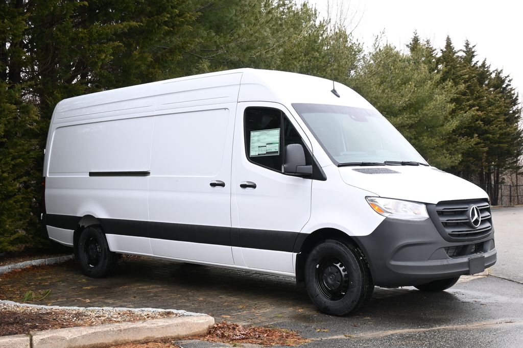 2024 Mercedes-Benz Sprinter 2500 9