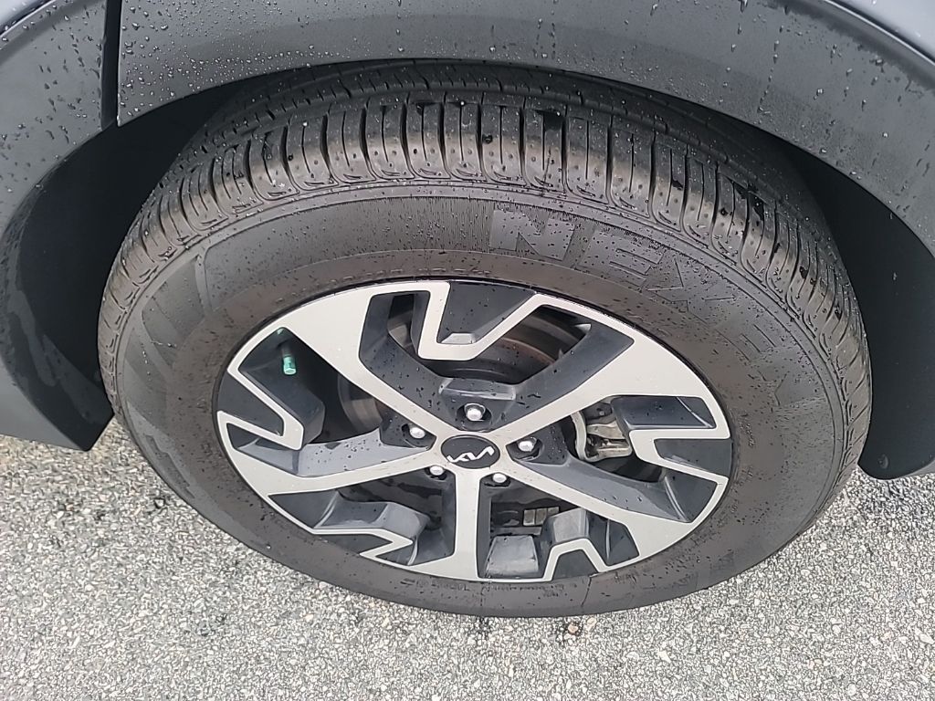 2023 Kia Sportage EX photo 4