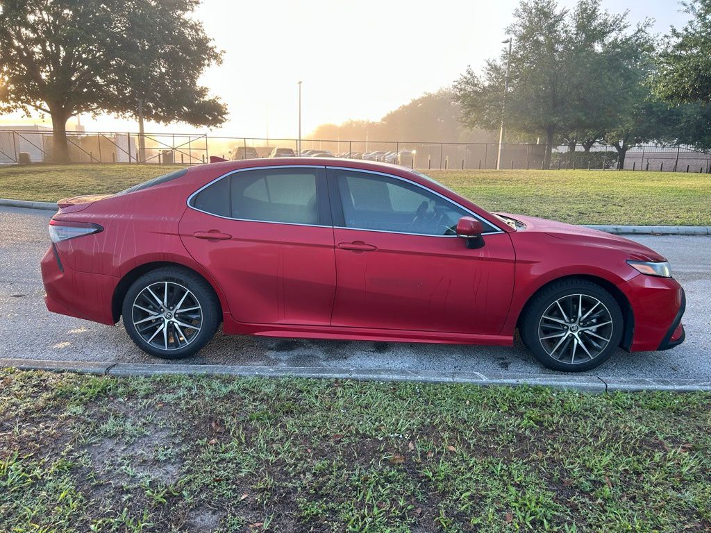 2022 Toyota Camry SE 6