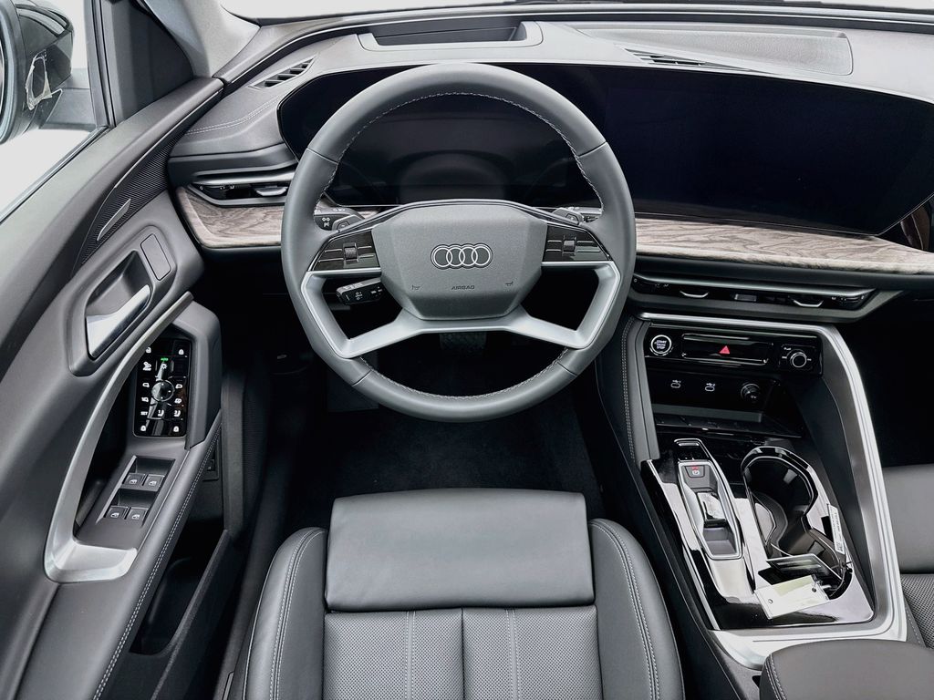 Thumbnail: 2026 Audi Q5 - 10