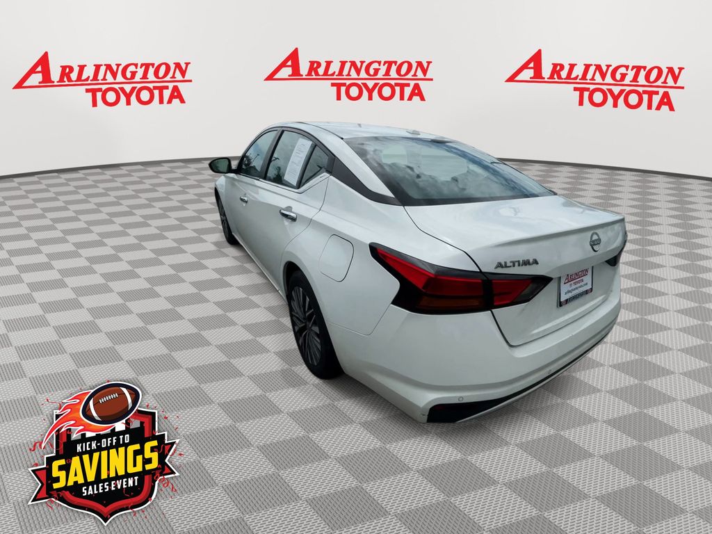 Used 2024 Nissan Altima Sedan