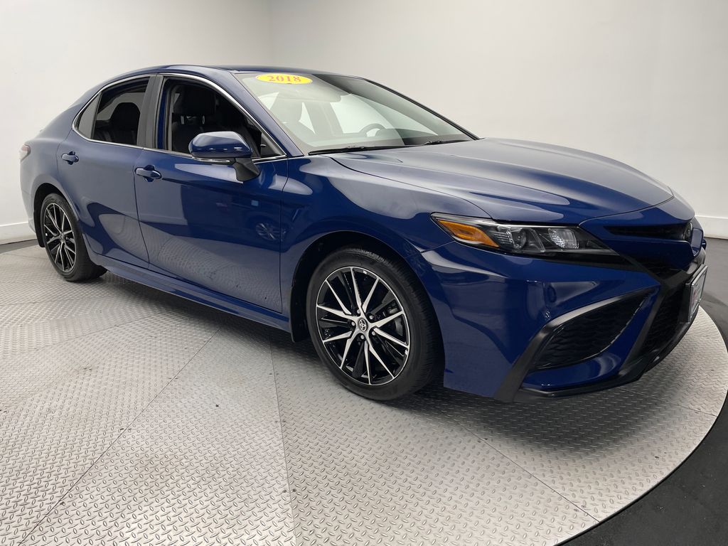 2023 Toyota Camry SE 3