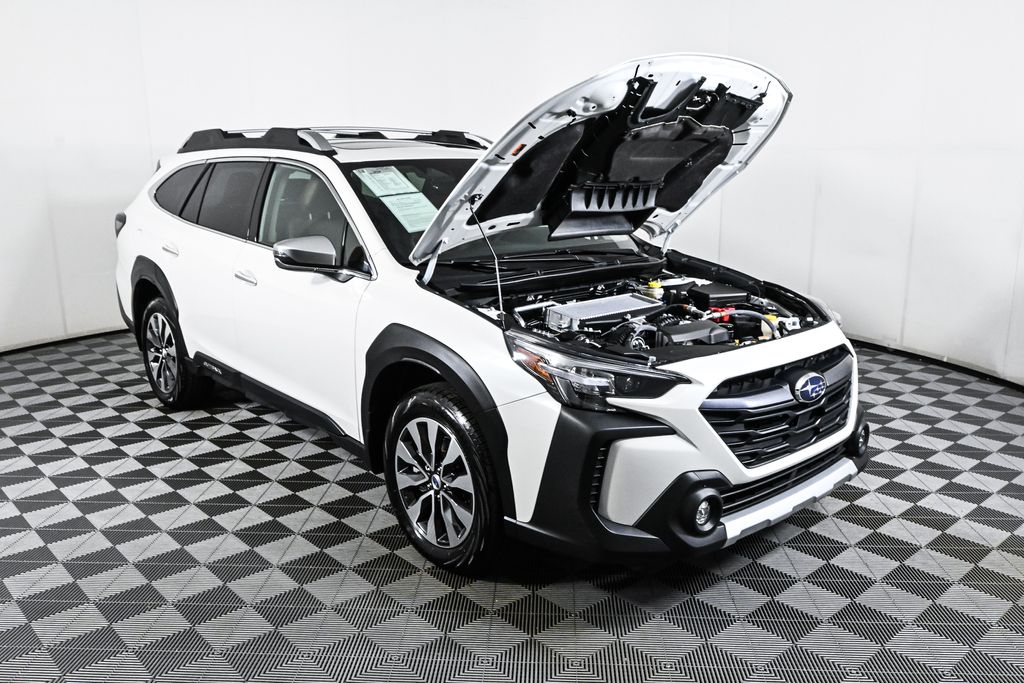 2024 Subaru Outback Touring XT 31