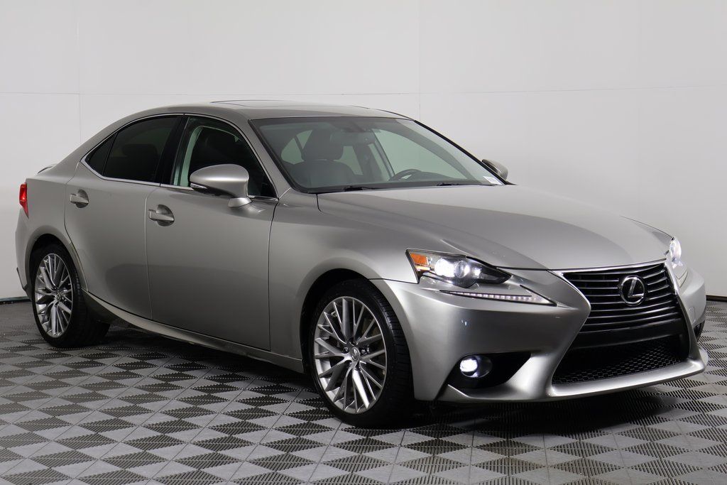 Thumbnail: 2015 Lexus IS - 3