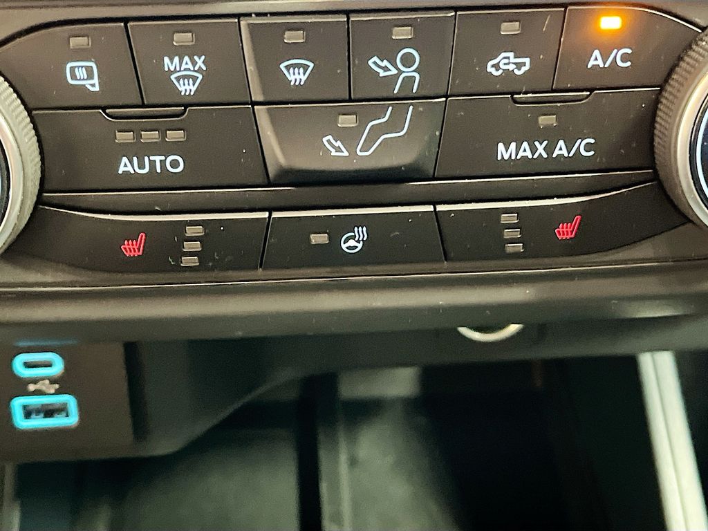 Used 2024 Shadow Black Ford XLT image 19