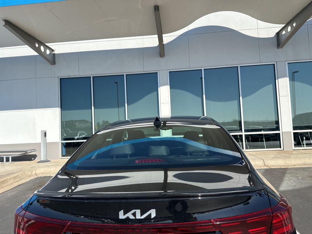 Thumbnail: 2022 Kia Forte - 5