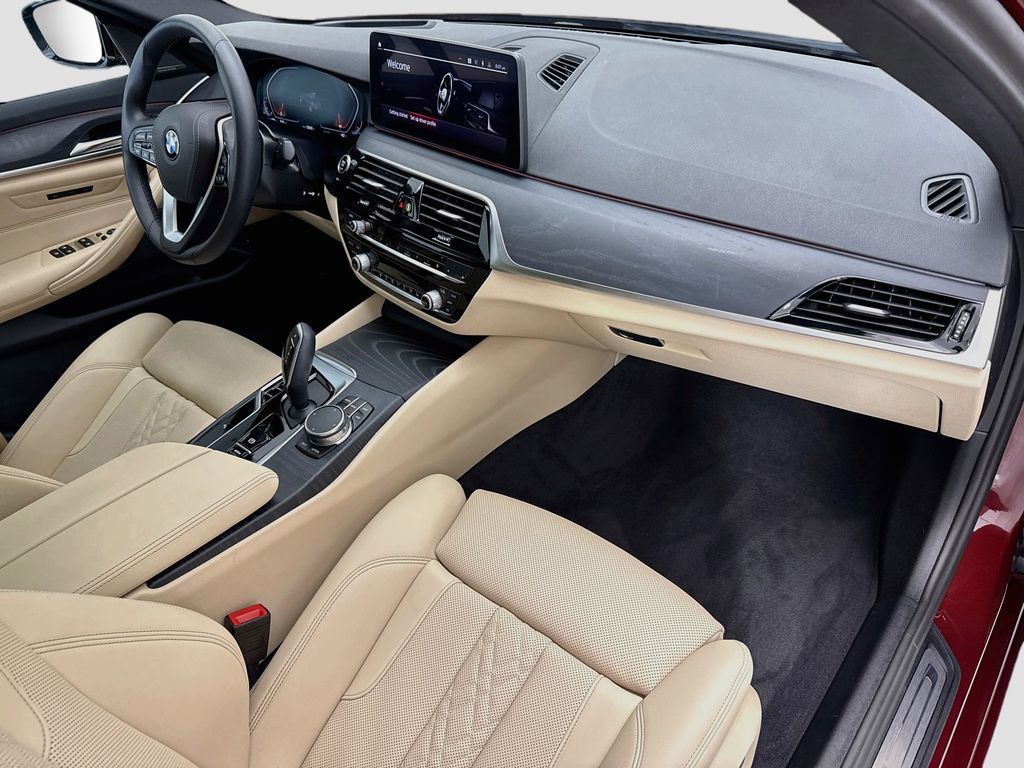 Thumbnail: 2023 BMW 5 Series - 16