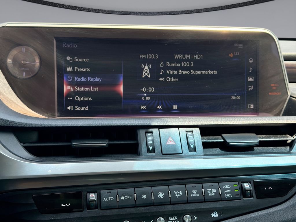 Thumbnail: 2019 Lexus ES - 23